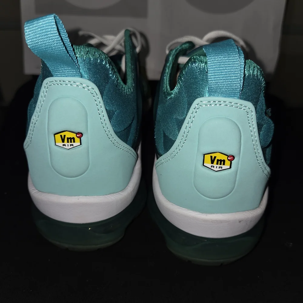 Nike Air VaporMax Plus Lemon Lime Sneakers. - Picture 3 of 4